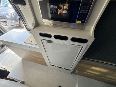 2026 Airstream Rangeline Base