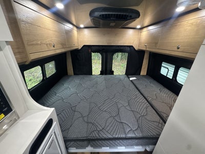 2026 Airstream Rangeline Base