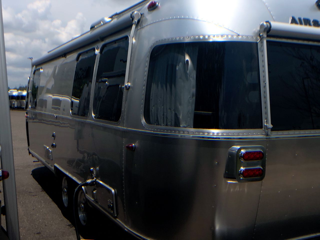 2026 Airstream 25FBQ Base