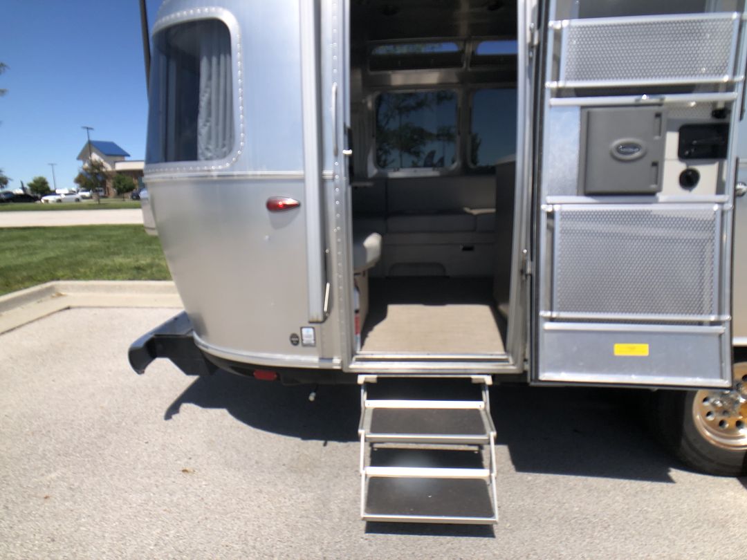 2026 Airstream 27FBQ Base