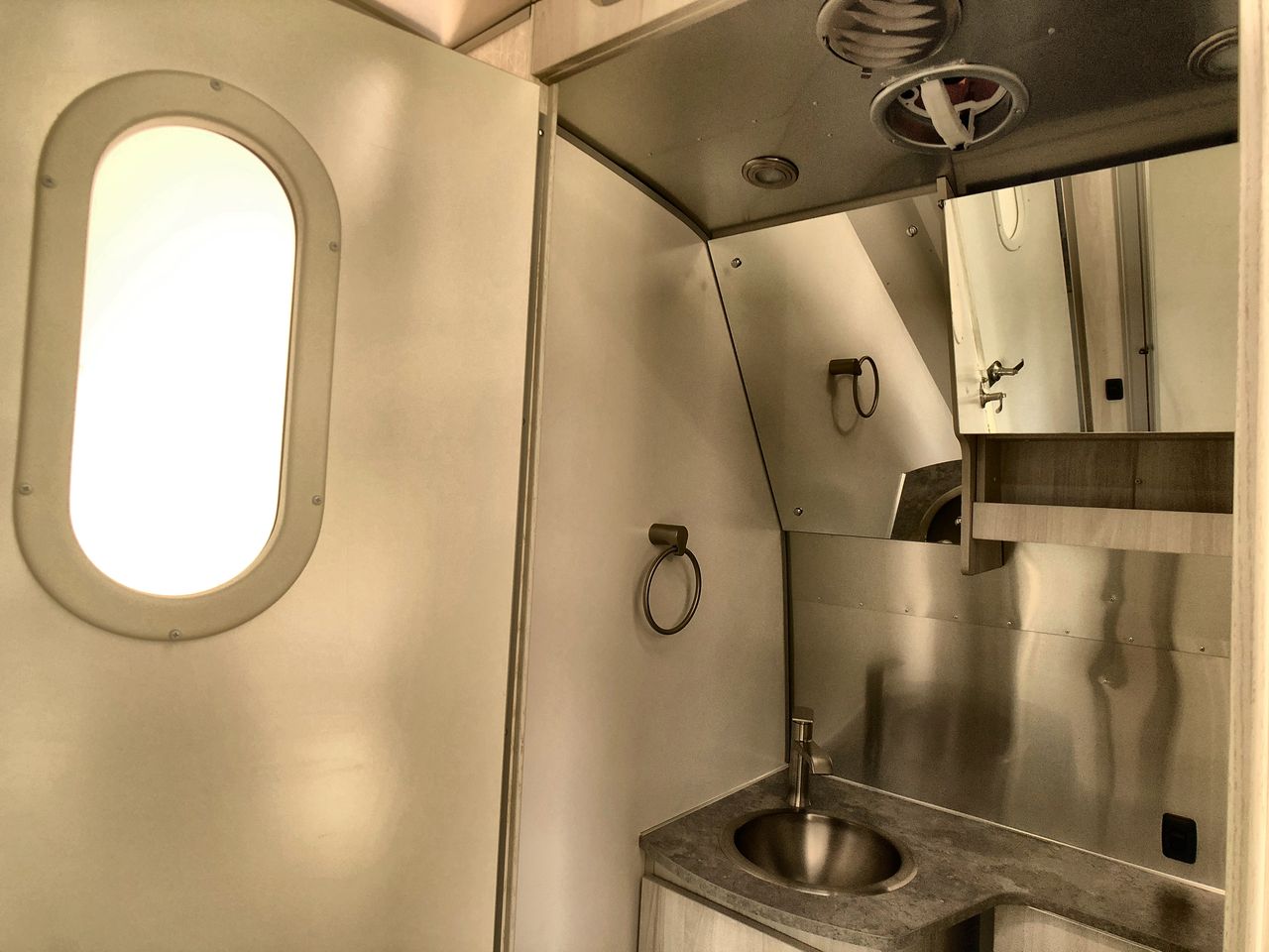 2026 Airstream 28RBT Base