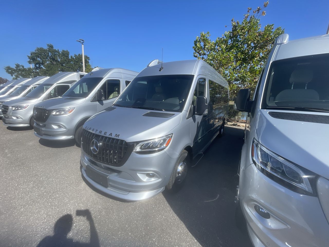 2026 Airstream 24GL 4x2 Passenger Base