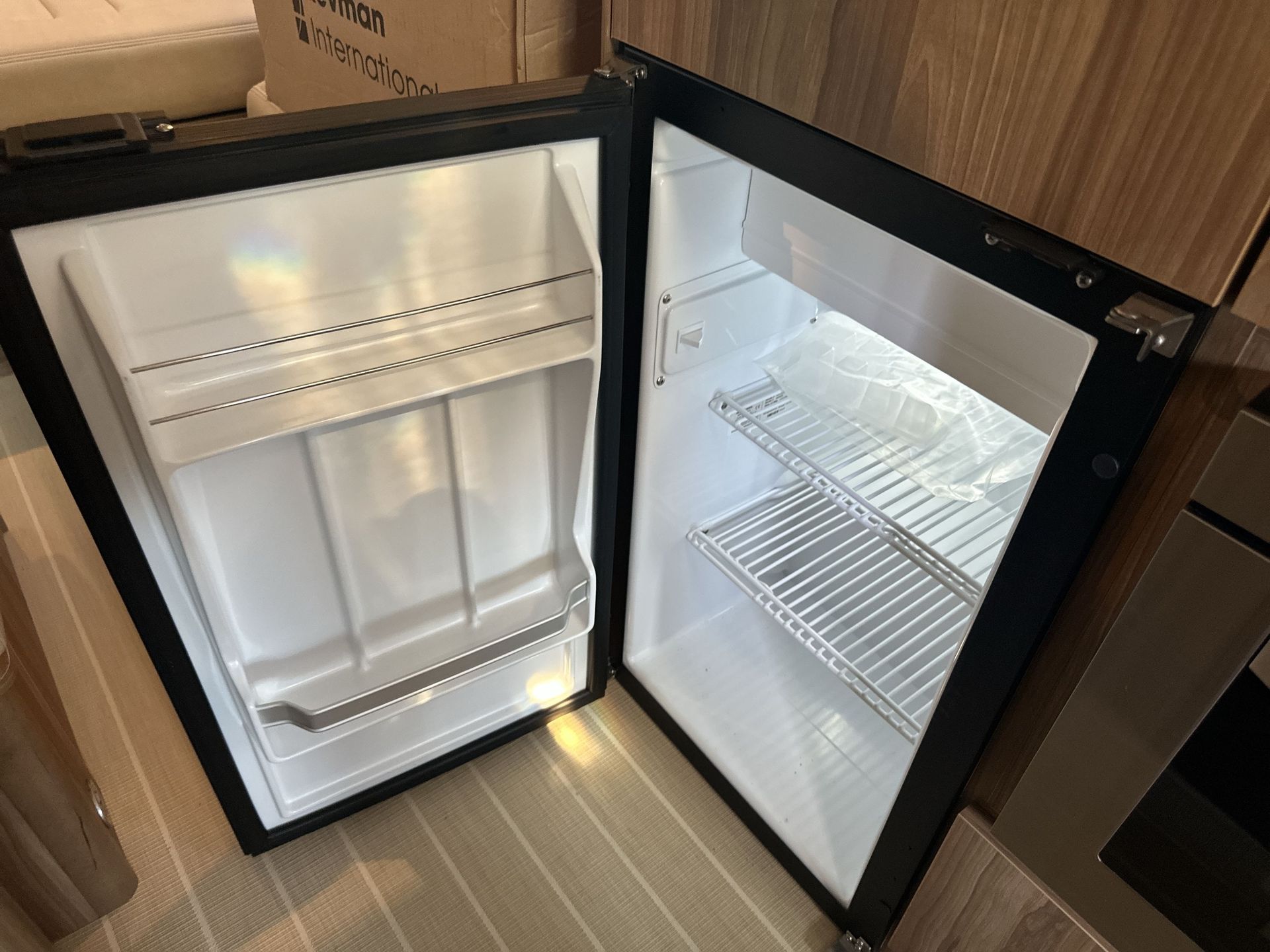 2026 Airstream 24GL Tommy Bahama Base