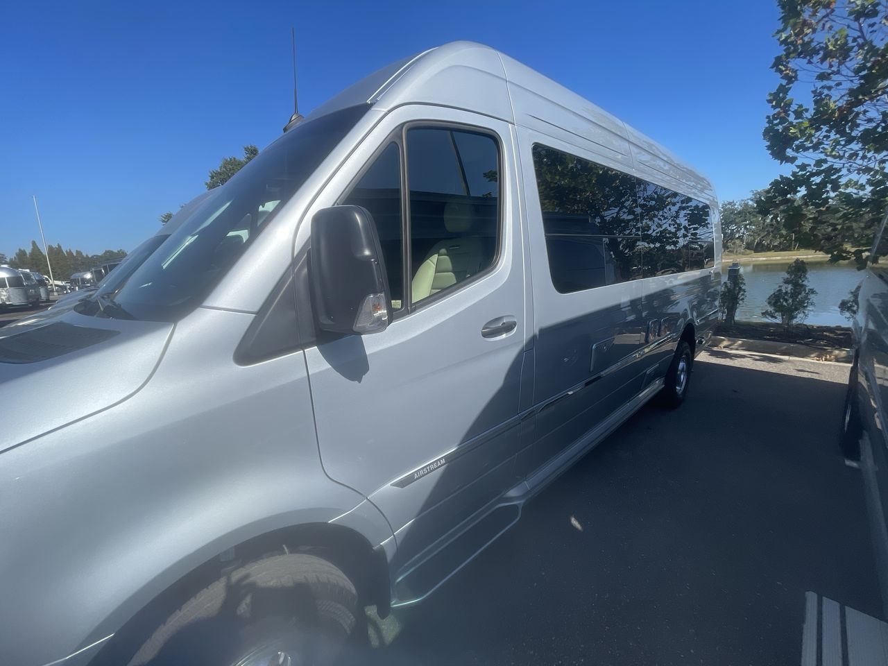 2026 Airstream 24GL Tommy Bahama Base