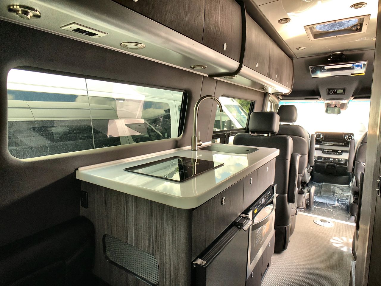 2026 Airstream 24GL Base