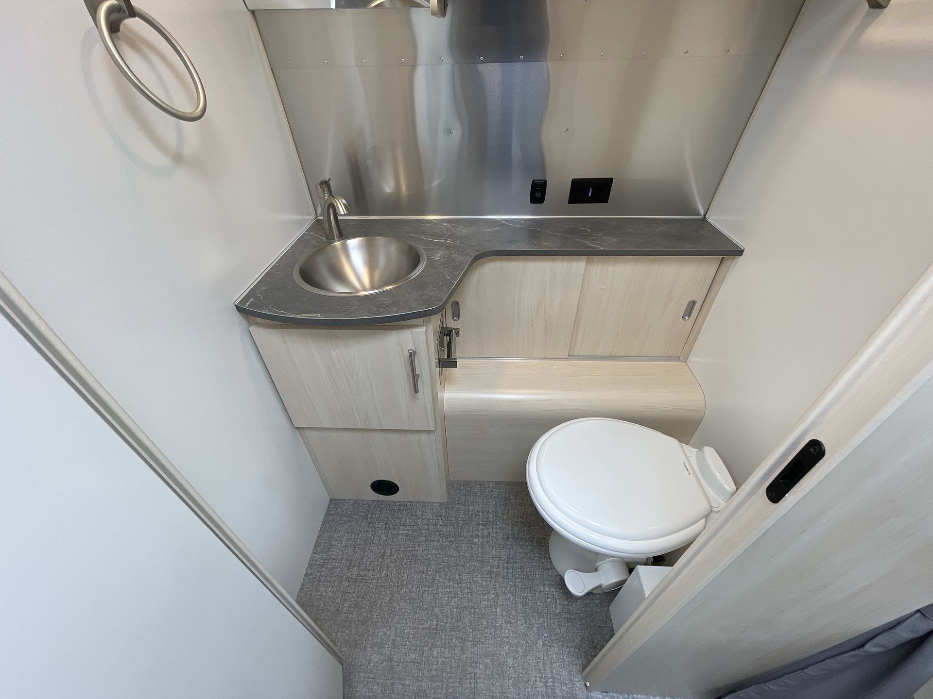 2026 Airstream 28RBQ Base